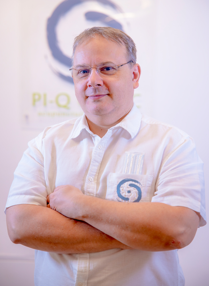 Dr. Radu Pichiu